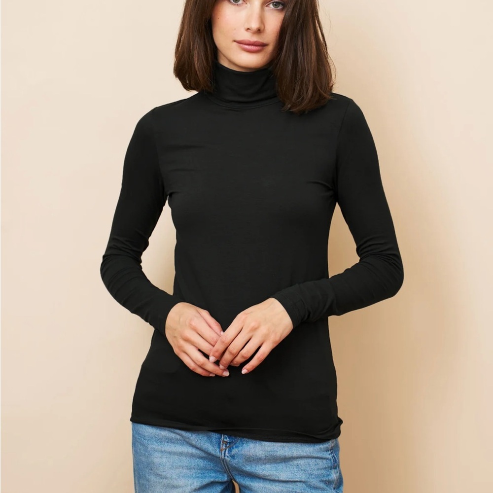 MAJESTIC FILATURES SOFT TOUCH LONG SLEEVE TURTLENECK‎ IN NOIR